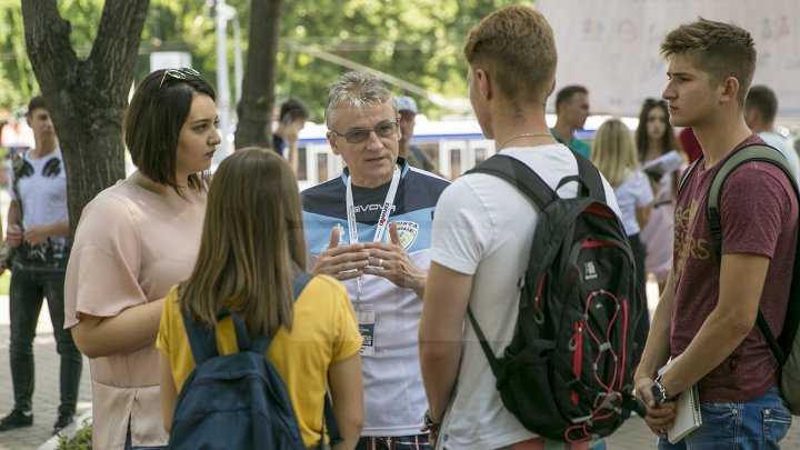 Admiterea la universităţile din România. Câte locuri au pus la dispoziţia studenţilor moldoveni instituţiile de peste Prut (FOTOREPORT)