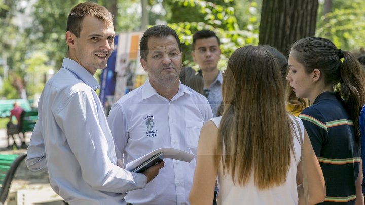 Admiterea la universităţile din România. Câte locuri au pus la dispoziţia studenţilor moldoveni instituţiile de peste Prut (FOTOREPORT)