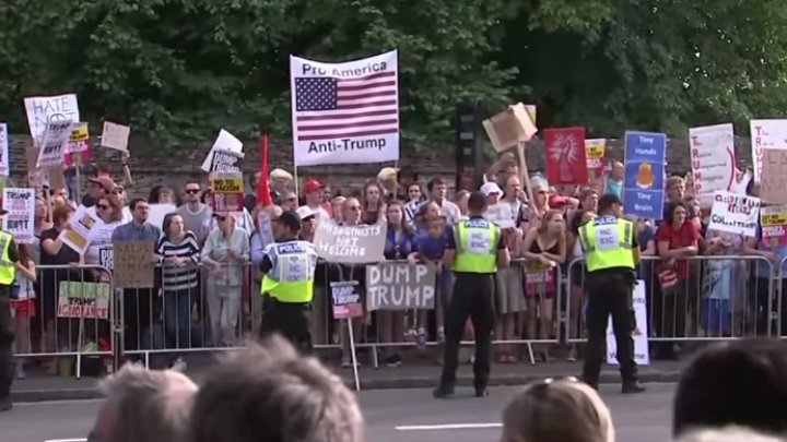 Proteste de amploare la Londra. Zeci de mii de britanici nemulțumiți de vizita lui Trump (VIDEO/LIVE)