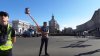 CU TANC STRICAT LA PARADĂ:  În Kiev, o blindată s-a stricat chiar în stradă