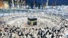 Pelerinajul de la Mecca, la ultima etapă. Mii de musulmani aruncă pietre în cei trei stâlpi ce-l simbolizează pe diavol