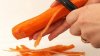 TREBUIE SĂ ŞTII! Cum e mai bine să mănânci morcovii: cu coajă sau fără