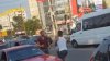 Bătaie cu pumni şi picioare pe strada Ismail. De la ce a pornit conflictul (VIDEO INTEGRAL)