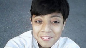 VIRAL PE INTERNET! Un tânăr poate să-şi scoată ochii din orbită (FOTO)