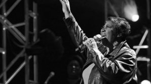 Cântăreața americană Aretha Franklin a încetat din viață. Diva muzicii avea 76 de ani