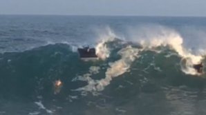 A devenit vedetă pe Internet după ce a făcut surf pe o saltea gonflabilă (VIDEO)
