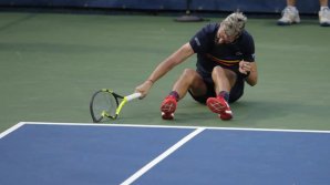 Nervi întinşi la maximum pe terenul de tenis. Benoit Paire a distrus trei rachete în timpul meciului cu Marcos Baghdatis