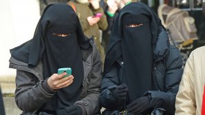 Poliţia daneză a aplicat prima amendă pentru portul în public al vălului islamic