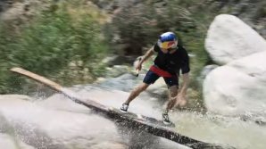 WAKESKATING, SENZAȚII EXTREME: Mai mulți tineri s-au distrat într-o vale vulcanică