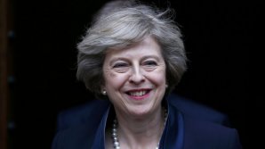 THERESA MAY, ÎN PAŞI DE DANS! Premierul britanic e în turneu în Africa