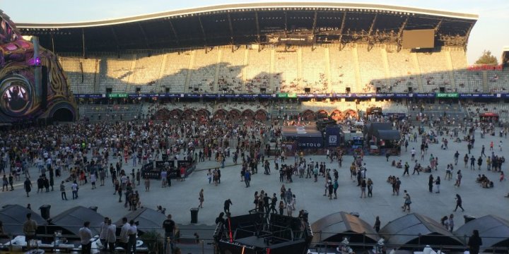 NEBUNIE la festivalul UNTOLD 2018! Tinerii au dansat pe ritmurile celor mai cunoscuți DJ din lume