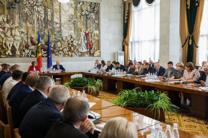 Pavel Filip: Cine face economie pe educație, își taie viitorul. Noi trebuie să producem creiere, oameni care să lucreze în industriile cu valoare adăugată înaltă