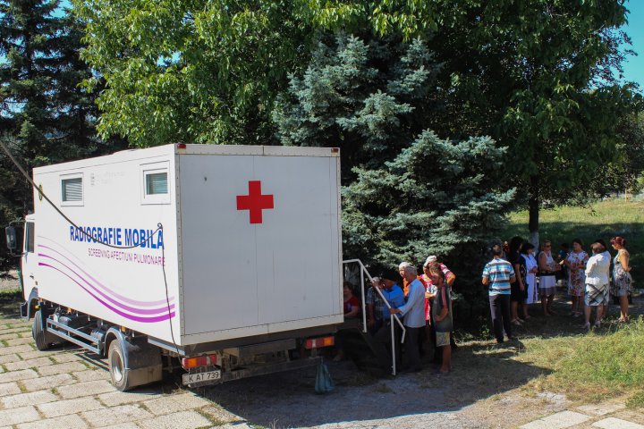 Circa şase mii de persoane, examinate în două săptămâni de la lansarea Campaniei Un doctor pentru tine (FOTO)