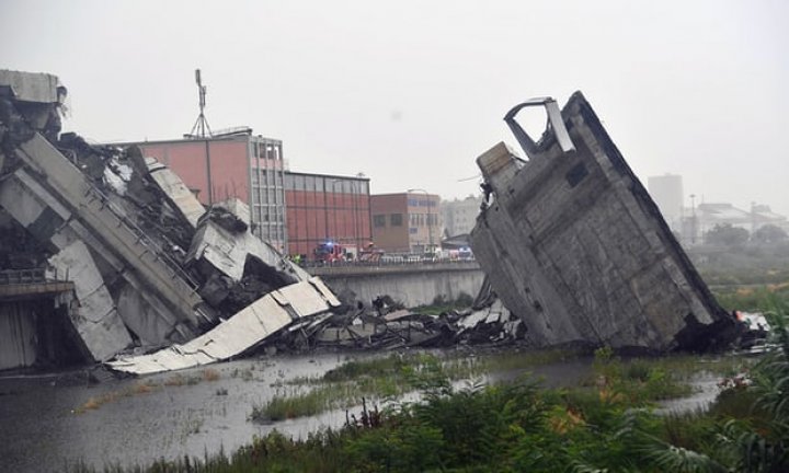 Viaductul autostrăzii A10 din Genova s-a prăbușit. Mai multe mașini au căzut de pe pod. 35 persoane, decedate (FOTO)