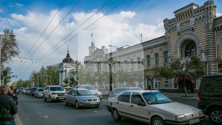 InfoTrafic: Flux majorat de transport în Capitală. Pe ce străzi se circulă cu dificultate