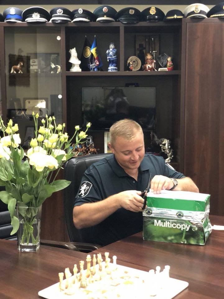 Gheorghe Cavcaliuc și-a mărit colecția de caschete (FOTO)