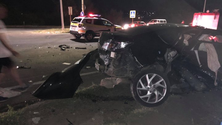Accident TERIBIL la ieșirea din Capitală. Un minor de 15 ani a murit (FOTO)