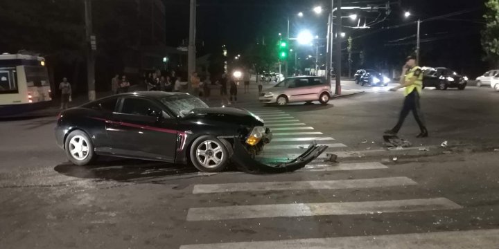 EXCLUSIV. Filmul accidentului de pe bulevardul Ștefan cel Mare. Șoferul circula cu 140 km/h (FOTO)