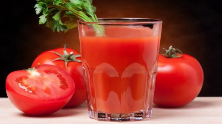 Beneficiile sucului de roşii: De ce trebuie să bem în fiecare zi un pahar