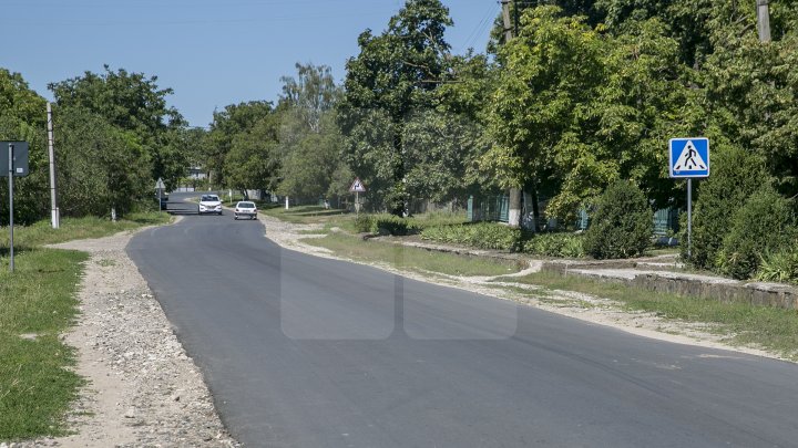 Proiectul Drumuri bune a ajuns la Edineţ. Au fost renovate străzile din 28 de localităţi (FOTOREPORT)