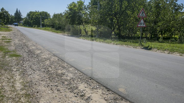 Proiectul Drumuri bune a ajuns la Edineţ. Au fost renovate străzile din 28 de localităţi (FOTOREPORT)