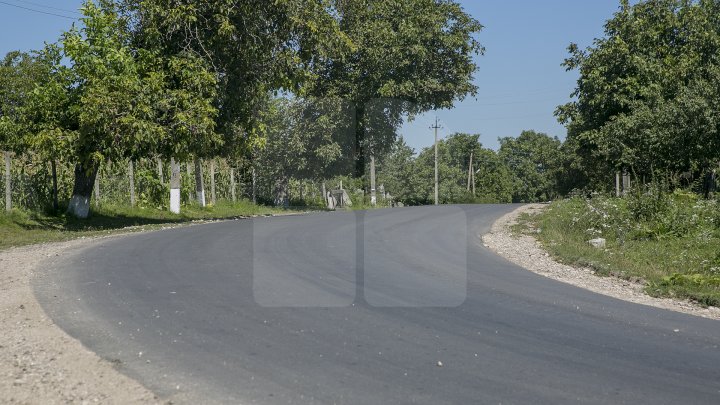 Proiectul Drumuri bune a ajuns la Edineţ. Au fost renovate străzile din 28 de localităţi (FOTOREPORT)