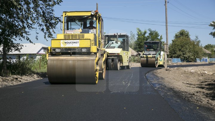 Proiectul Drumuri bune a ajuns la Edineţ. Au fost renovate străzile din 28 de localităţi (FOTOREPORT)