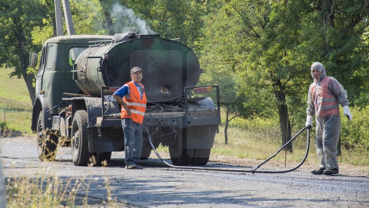 Programul Drumuri bune pentru Moldova. La Teleneşti vor fi reabilitate 42 de porţiuni