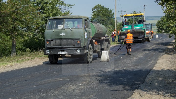 Programul Drumuri bune pentru Moldova. La Teleneşti vor fi reabilitate 42 de porţiuni