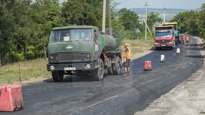 Programul Drumuri bune pentru Moldova. La Teleneşti vor fi reabilitate 42 de porţiuni