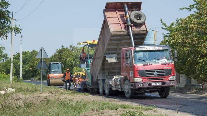 Programul Drumuri bune pentru Moldova. La Teleneşti vor fi reabilitate 42 de porţiuni