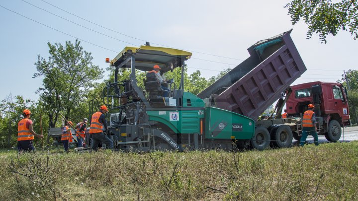 Programul Drumuri bune pentru Moldova. La Teleneşti vor fi reabilitate 42 de porţiuni