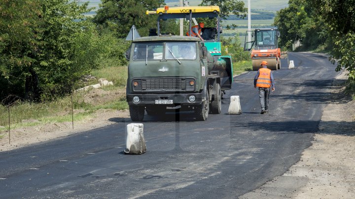 Programul Drumuri bune pentru Moldova. La Teleneşti vor fi reabilitate 42 de porţiuni