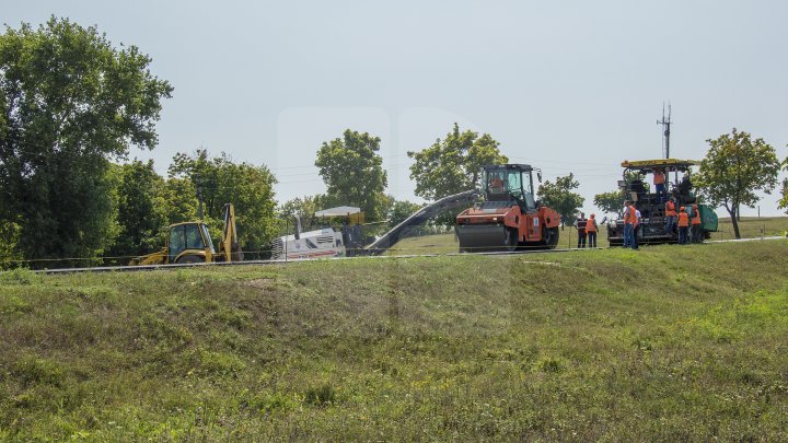 Programul Drumuri bune pentru Moldova. La Teleneşti vor fi reabilitate 42 de porţiuni