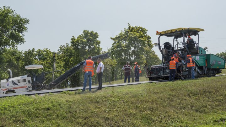 Programul Drumuri bune pentru Moldova. La Teleneşti vor fi reabilitate 42 de porţiuni