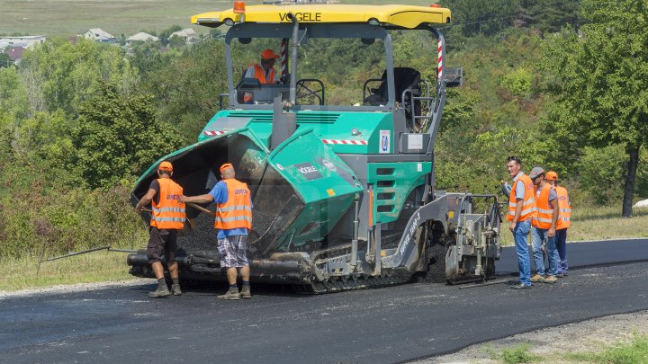 Programul Drumuri bune pentru Moldova. La Teleneşti vor fi reabilitate 42 de porţiuni