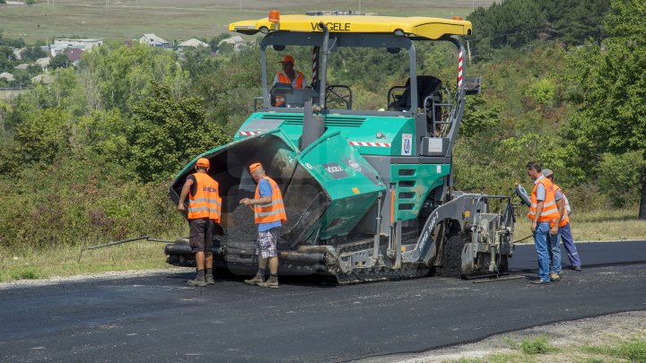 Programul Drumuri bune pentru Moldova. La Teleneşti vor fi reabilitate 42 de porţiuni