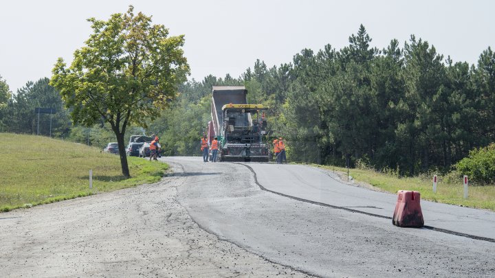 Programul Drumuri bune pentru Moldova. La Teleneşti vor fi reabilitate 42 de porţiuni