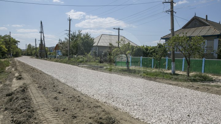 PROGRAMUL DRUMURI BUNE PENTRU MOLDOVA: Zeci de drumuri locale din raionul Basarabeasca, RENOVATE (FOTOREPORT)