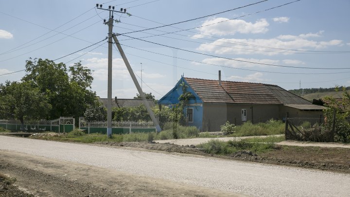 PROGRAMUL DRUMURI BUNE PENTRU MOLDOVA: Zeci de drumuri locale din raionul Basarabeasca, RENOVATE (FOTOREPORT)