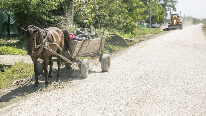 PROGRAMUL DRUMURI BUNE PENTRU MOLDOVA: Zeci de drumuri locale din raionul Basarabeasca, RENOVATE (FOTOREPORT)