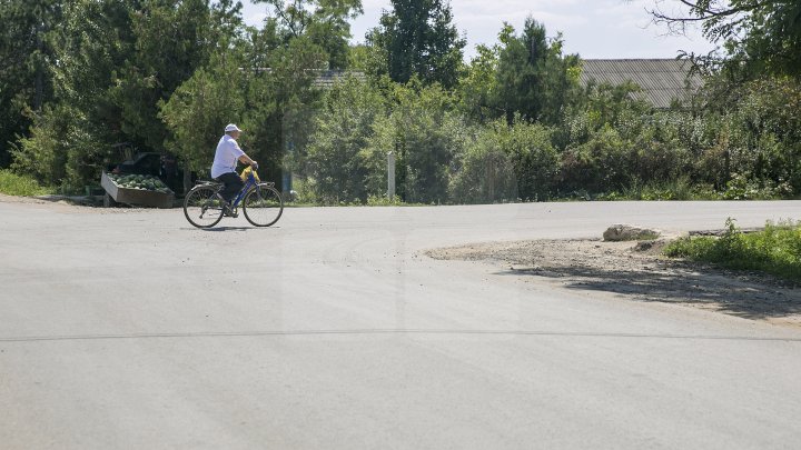 PROGRAMUL DRUMURI BUNE PENTRU MOLDOVA: Zeci de drumuri locale din raionul Basarabeasca, RENOVATE (FOTOREPORT)