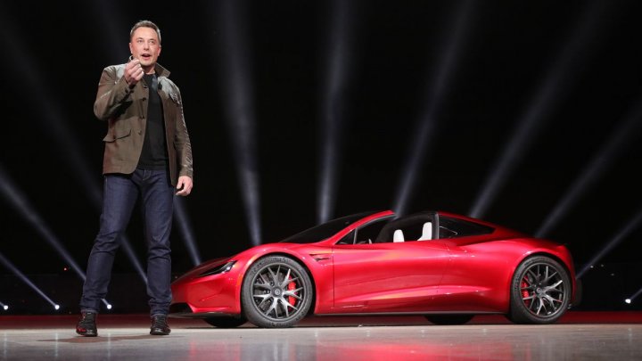 Elon Musk răspunde bărbatului care l-a acuzat că a creat Tesla pentru a se îmbogăți: Tesla există ca să-ți producă ție bani