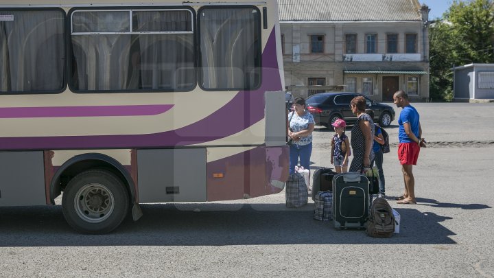 Condiții mai bune de transport pentru cei peste 71 de mii de călători, care trec prin gara auto din Basarabeasca (FOTOREPORT)