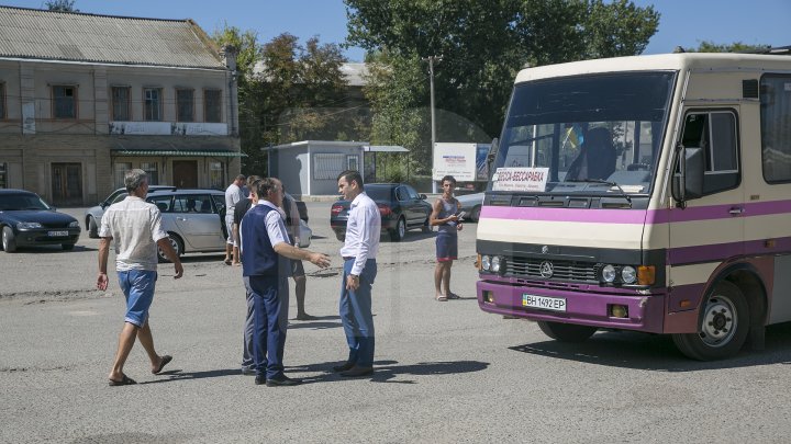 Condiții mai bune de transport pentru cei peste 71 de mii de călători, care trec prin gara auto din Basarabeasca (FOTOREPORT)