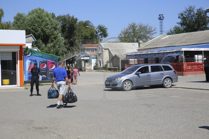 Condiții mai bune de transport pentru cei peste 71 de mii de călători, care trec prin gara auto din Basarabeasca (FOTOREPORT)