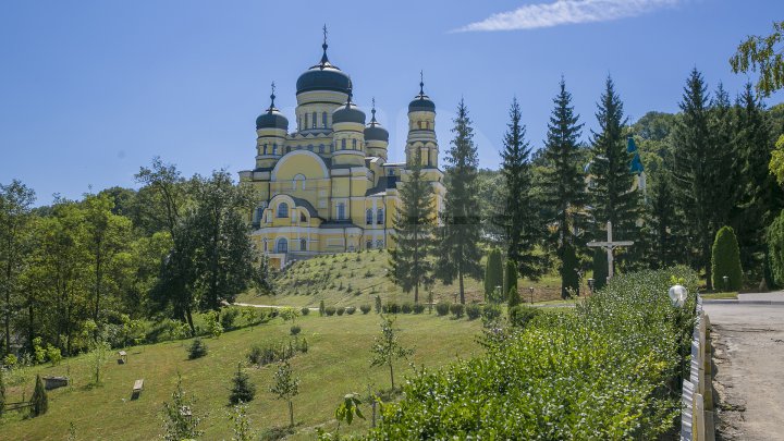 zona popasurilor turistice din satul Iurceni 