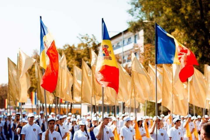 Ziua Independenţei, sărbătorită cu mult fast la Orhei. Zeci de mii de oameni au participat la un marş al Patrioţilor Moldovei (FOTO/VIDEO)