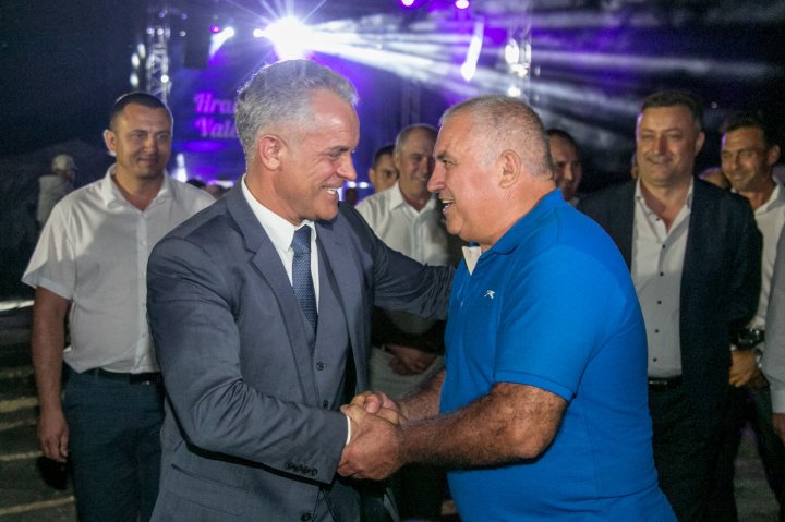 La Cristeşti şi Valea-Trestieni a fost sărbătorit hramul satului. Vlad Plahotniuc i-a felicitat personal pe localnici (FOTOREPORT)