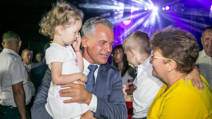 La Cristeşti şi Valea-Trestieni a fost sărbătorit hramul satului. Vlad Plahotniuc i-a felicitat personal pe localnici (FOTOREPORT)